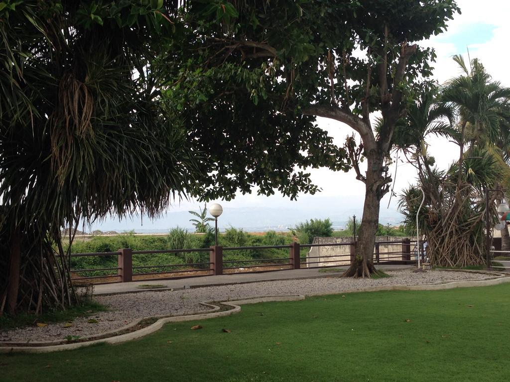 Harbor Lights Hotel And Restaurant Cagayan de Oro Exterior photo