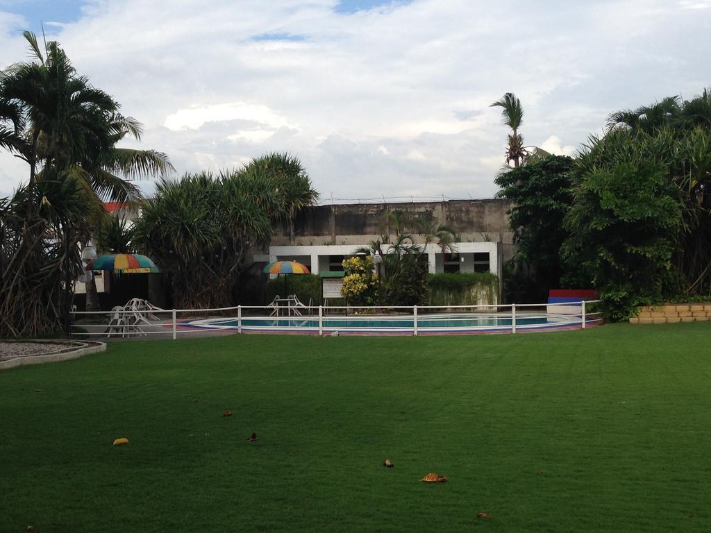 Harbor Lights Hotel And Restaurant Cagayan de Oro Exterior photo